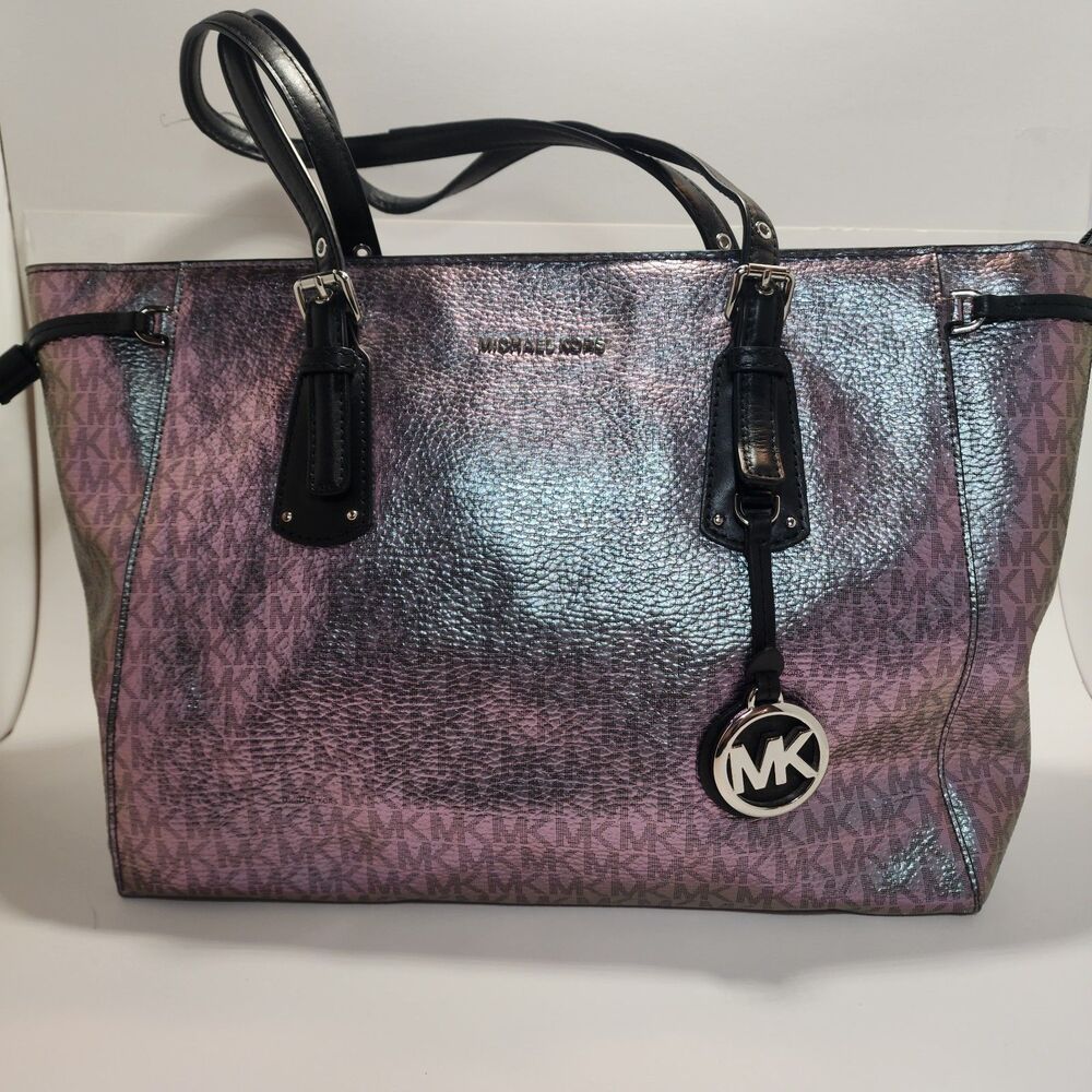 MICHAEL KORS VOYAGER TOTE HANDBAG-IRIDESCENT METALLIC HOLOGRAPHIC - Picture 2 of 16
